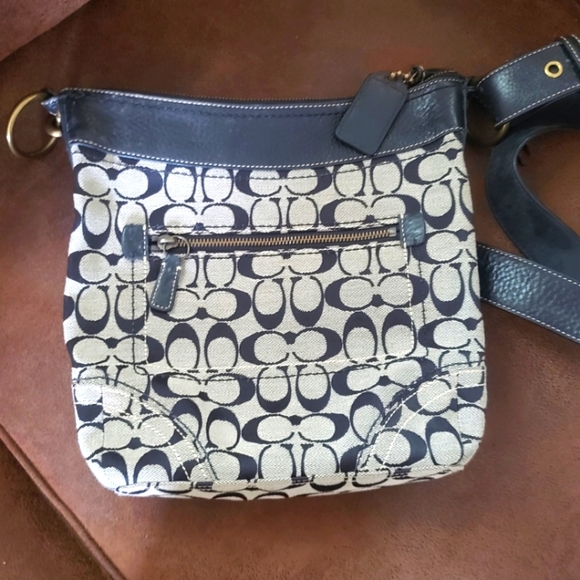 Beautiful Coach Purse - Picture 3 of 10